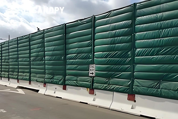 Die wichtigsten Vorteile der Verwendung von PVC-Streifen-Zäune in industriellen Umgebungen