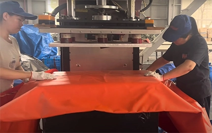 Hochfrequenz produktion von LKW-Plane